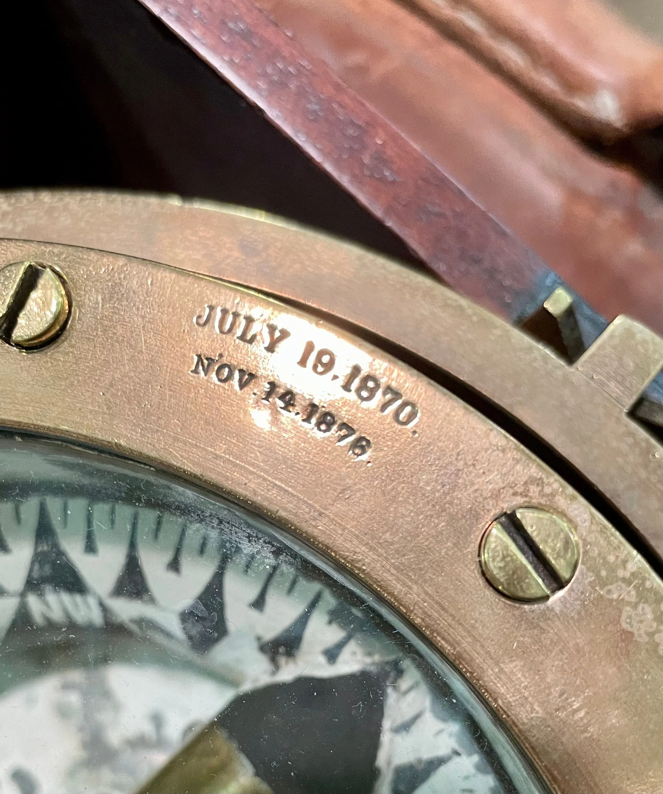 Decorative Antique E. S. Ritchie Nautical Compass Mounted in a Box